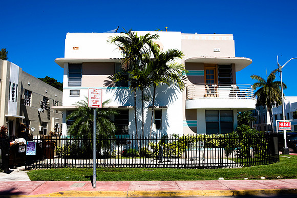 2901_DG_Miami_Beach_Pennsylvania_Ave_FL20090423-5L8Y6366