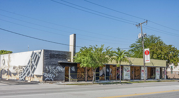 3808_DG_2_AVE_2009_Miami_FL_IMG_2188