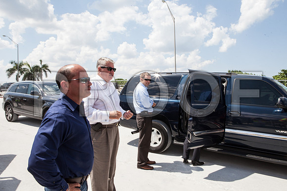 20120614-DG_Govenor_Rick_Scott_Visite_MT_Miami_FL_IMG-6395