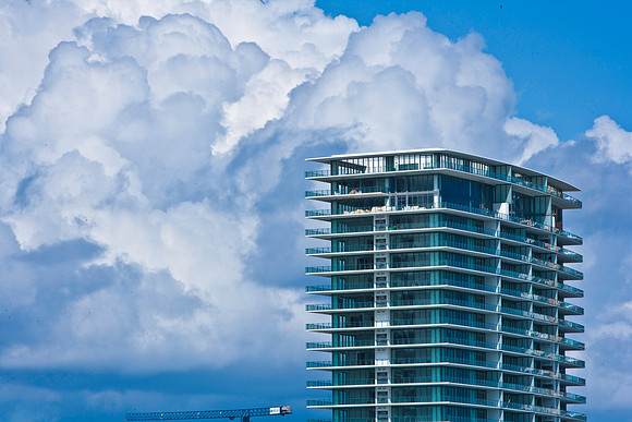 2704_84744_ZV4N_8300_Miami_Florida_USA