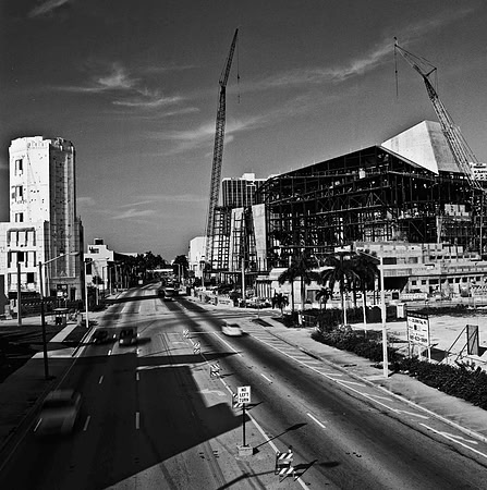 33733_R2_FM_BW_CONSTRUCTION_FL_04_11