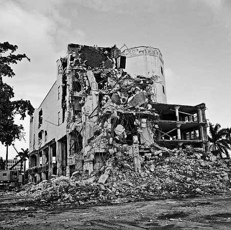 53274_FM_BW_PERFORMING_ARTS_CENTER_FL_01_02