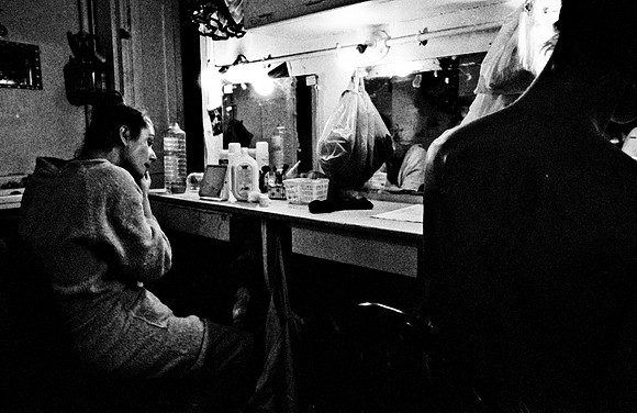 2522_FM_BW_35MM_CW_FOLES_BERGERE_1989_023