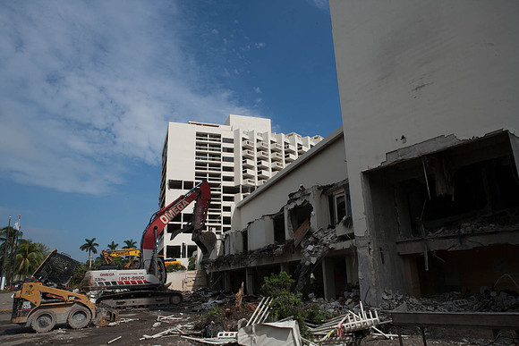 St_Regis_Demolition_20071025_Bal_Harbor_FL-0020