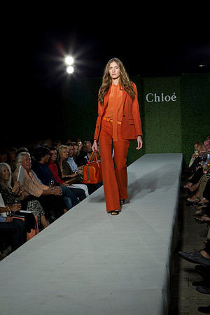 7016_DG_CLOE_FASHION_FISHER_11282011_AL1B2936