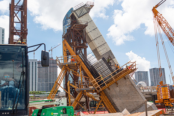 20221011_Connecting_Miami_JS_DSC07100