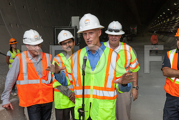 20120614-DG_Govenor_Rick_Scott_Visite_MT_Miami_FL_IMG-7089