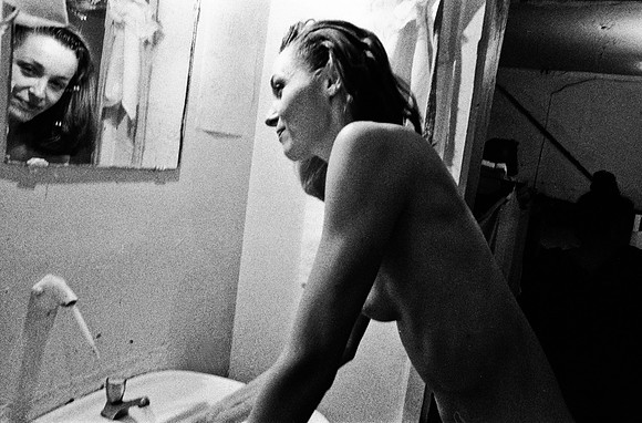2522_FM_BW_35MM_CW_FOLES_BERGERE_1989_007