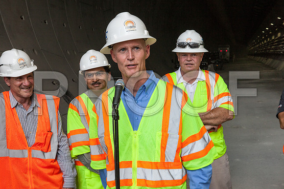 20120614-DG_Govenor_Rick_Scott_Visite_MT_Miami_FL_IMG-7159
