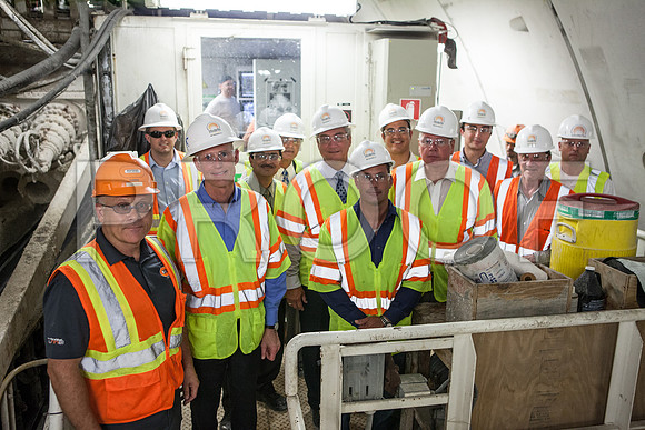 20120614-DG_Govenor_Rick_Scott_Visite_MT_Miami_FL_IMG-6781