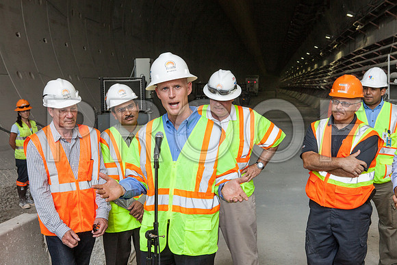 20120614-DG_Govenor_Rick_Scott_Visite_MT_Miami_FL_IMG-7098