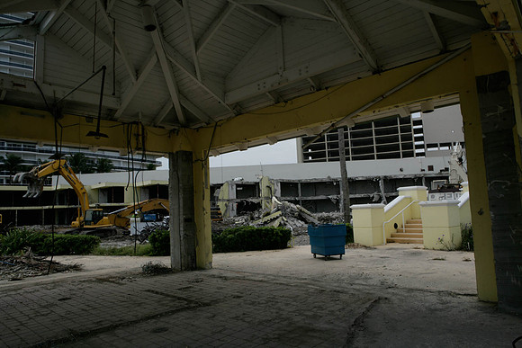 St_Regis_Demolition_20071025_Bal_Harbor_FL-0147-2