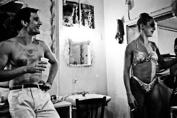 2515_FM_BW_35MM_CW_FEB_1992_019
