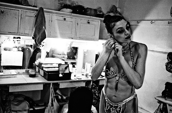 2518_FM_BW_35MM_CW_FOLES_1992_016