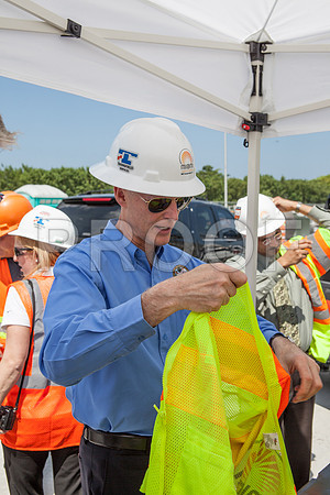 20120614-DG_Govenor_Rick_Scott_Visite_MT_Miami_FL_IMG-6407