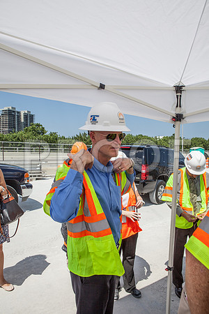 20120614-DG_Govenor_Rick_Scott_Visite_MT_Miami_FL_IMG-6413