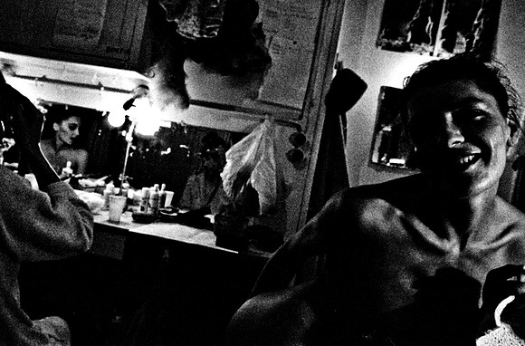 2522_FM_BW_35MM_CW_FOLES_BERGERE_1989_026