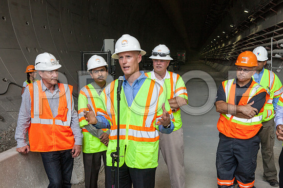 20120614-DG_Govenor_Rick_Scott_Visite_MT_Miami_FL_IMG-7119