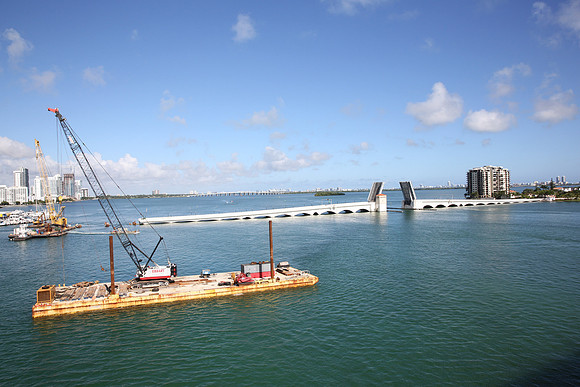 20151216_Meric_park_Shoping_20151216_Venetian_Causeway_Bridge_Project_IMG_5019