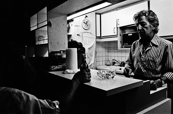 2522_FM_BW_35MM_CW_FOLES_BERGERE_1989_002
