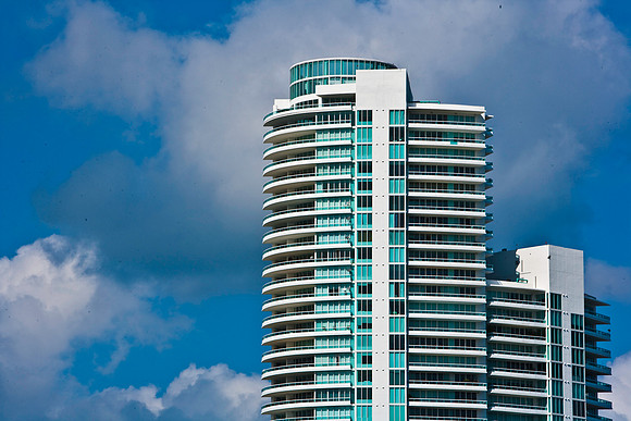 2704_84744_ZV4N_8314_Miami_Florida_USA