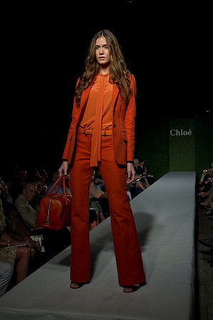 7016_DG_CLOE_FASHION_FISHER_11282011_AL1B2943