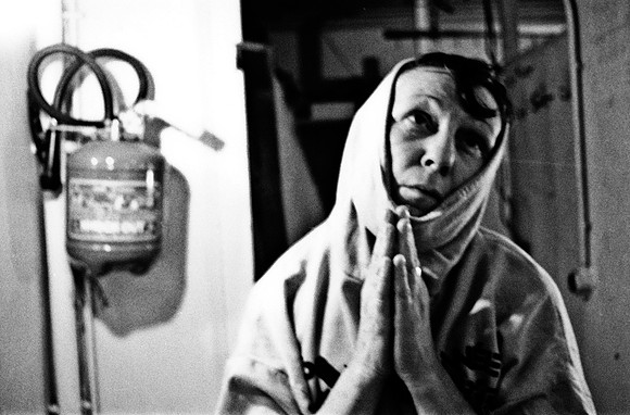 2515_FM_BW_35MM_CW_FEB_1992_028