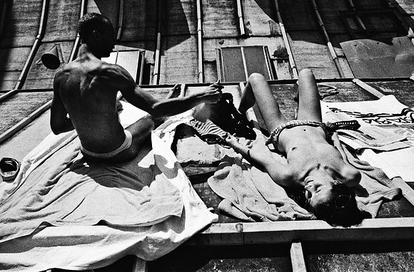 2522_FM_BW_35MM_CW_FOLES_BERGERE_1989_019