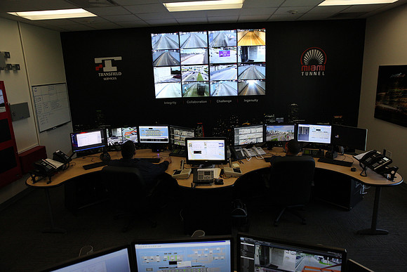 20151006_Port_MiamI_Control_Room_IMG_9155