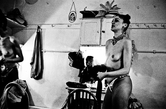 2515_FM_BW_35MM_CW_FEB_1992_026