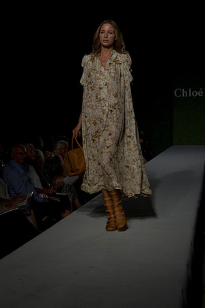 7016_DG_CLOE_FASHION_FISHER_11282011_AL1B2951