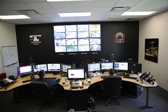 20151006_Port_MiamI_Control_Room_IMG_9160