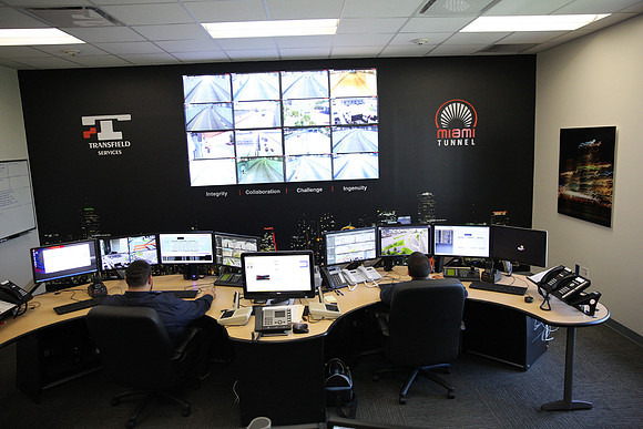 20151006_Port_MiamI_Control_Room_IMG_9164