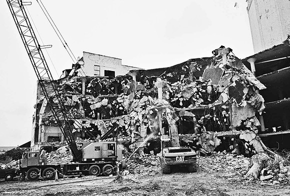 53249_FM_BW_PERFORMING_ARTS_CENTER_FL_01_04
