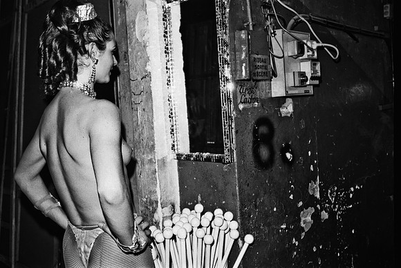 2518_FM_BW_35MM_CW_FOLES_1992_020
