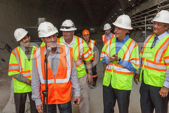 20120614-DG_Govenor_Rick_Scott_Visite_MT_Miami_FL_IMG-7008