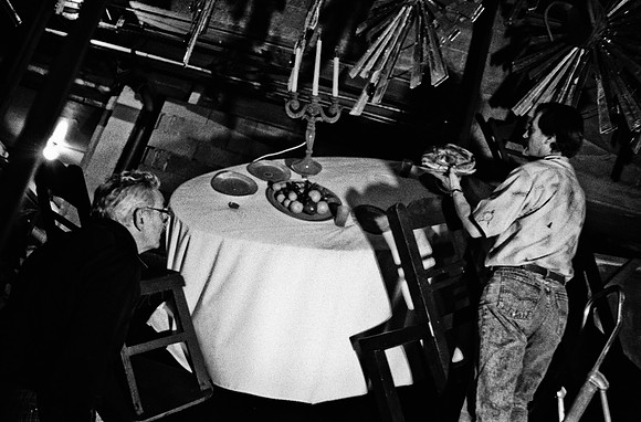 2523_FM_BW_35MM_CW_FOLES_JAN_1991_7