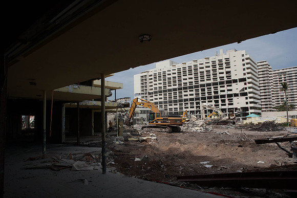 St_Regis_Demolition_20071025_Bal_Harbor_FL-0076
