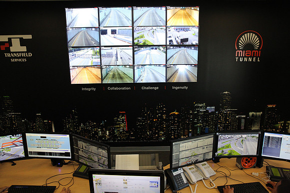 20151006_Port_MiamI_Control_Room_IMG_9140