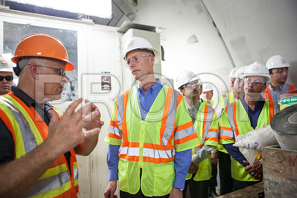 20120614-DG_Govenor_Rick_Scott_Visite_MT_Miami_FL_IMG-6591