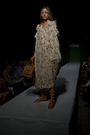 7016_DG_CLOE_FASHION_FISHER_11282011_AL1B2955