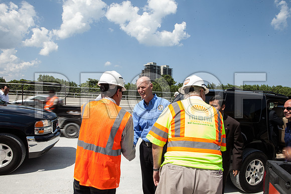 20120614-DG_Govenor_Rick_Scott_Visite_MT_Miami_FL_IMG-6385