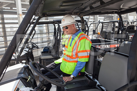 20120614-DG_Govenor_Rick_Scott_Visite_MT_Miami_FL_IMG-6440