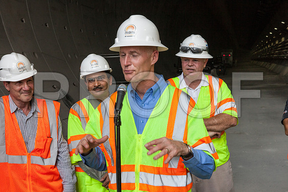 20120614-DG_Govenor_Rick_Scott_Visite_MT_Miami_FL_IMG-7153
