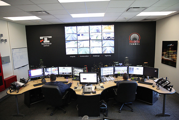 20151006_Port_MiamI_Control_Room_IMG_9152