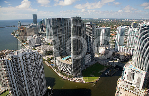 Icon Brickell 1