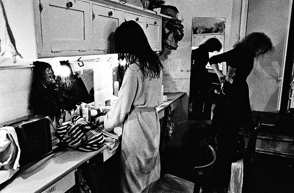 2522_FM_BW_35MM_CW_FOLES_BERGERE_1989_032