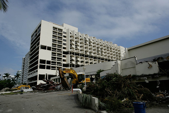 St_Regis_Demolition_20071025_Bal_Harbor_FL-0012-2