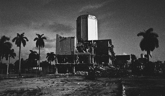 53555_FM_BW_PERFORMING_ARTS_CENTER_FL_01_5