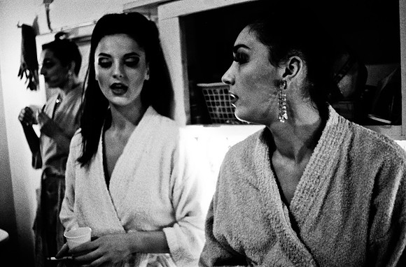 2515_FM_BW_35MM_CW_FEB_1992_006
